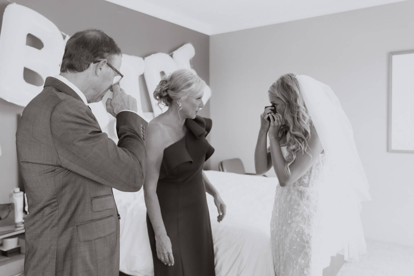 4 Tips to Help you Remember your Wedding Day - Sonia V Photography