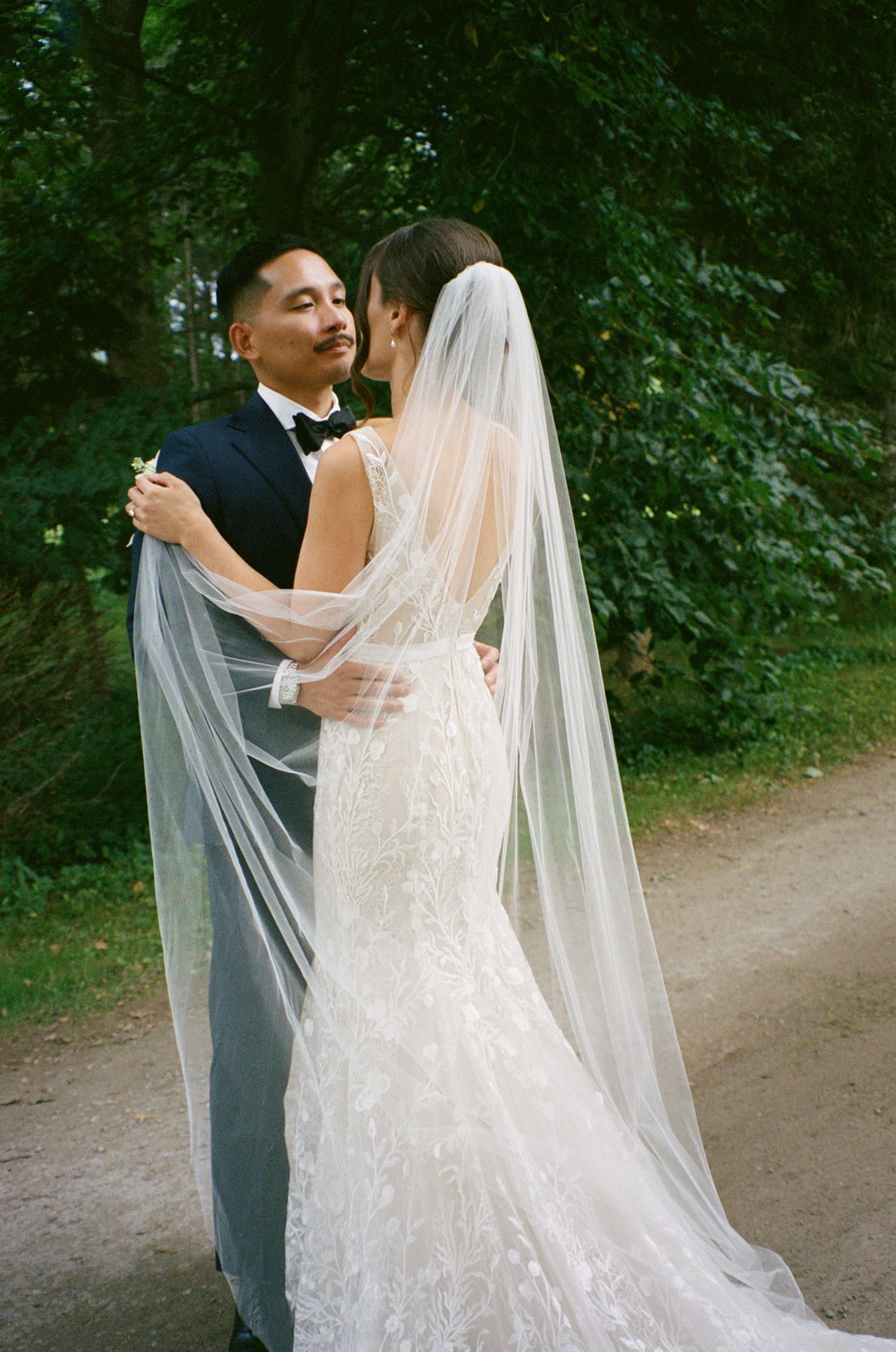 Real Wedding at Gracewood Estates Kurtz Orchards Niagara on the Lake - photos by Sonia V Photography