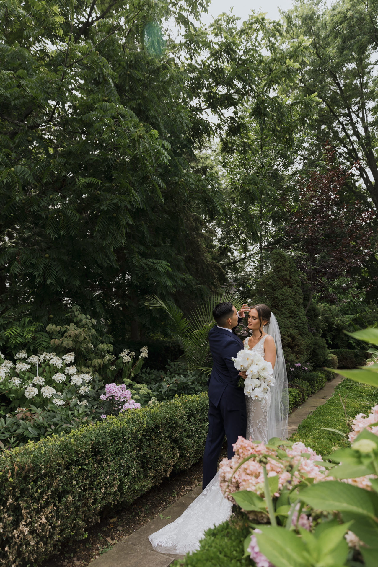 Real Wedding at Gracewood Estates Kurtz Orchards Niagara on the Lake - photos by Sonia V Photography