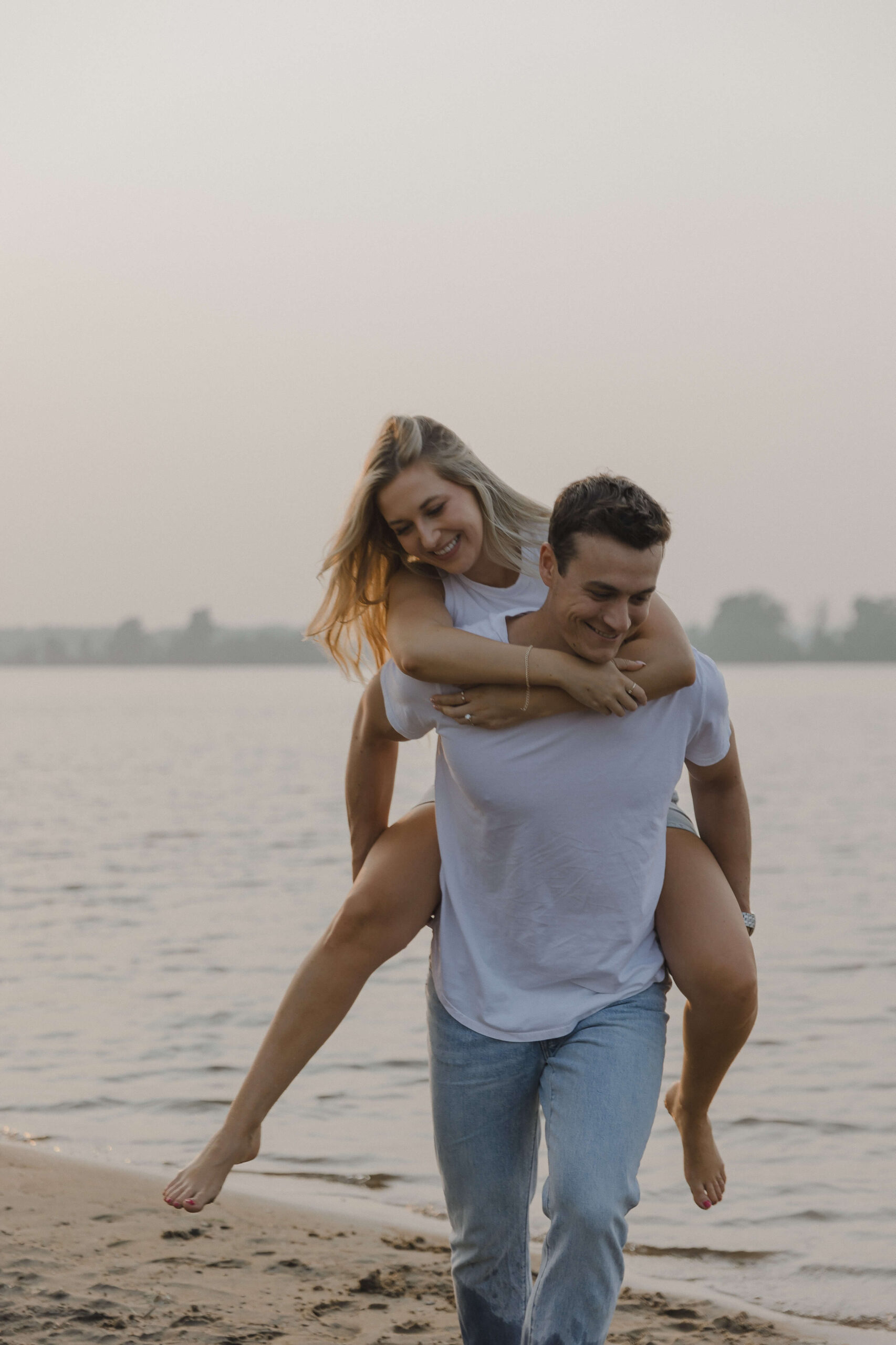 Beach Engagement Session in Ottawa - Sonia V Photography