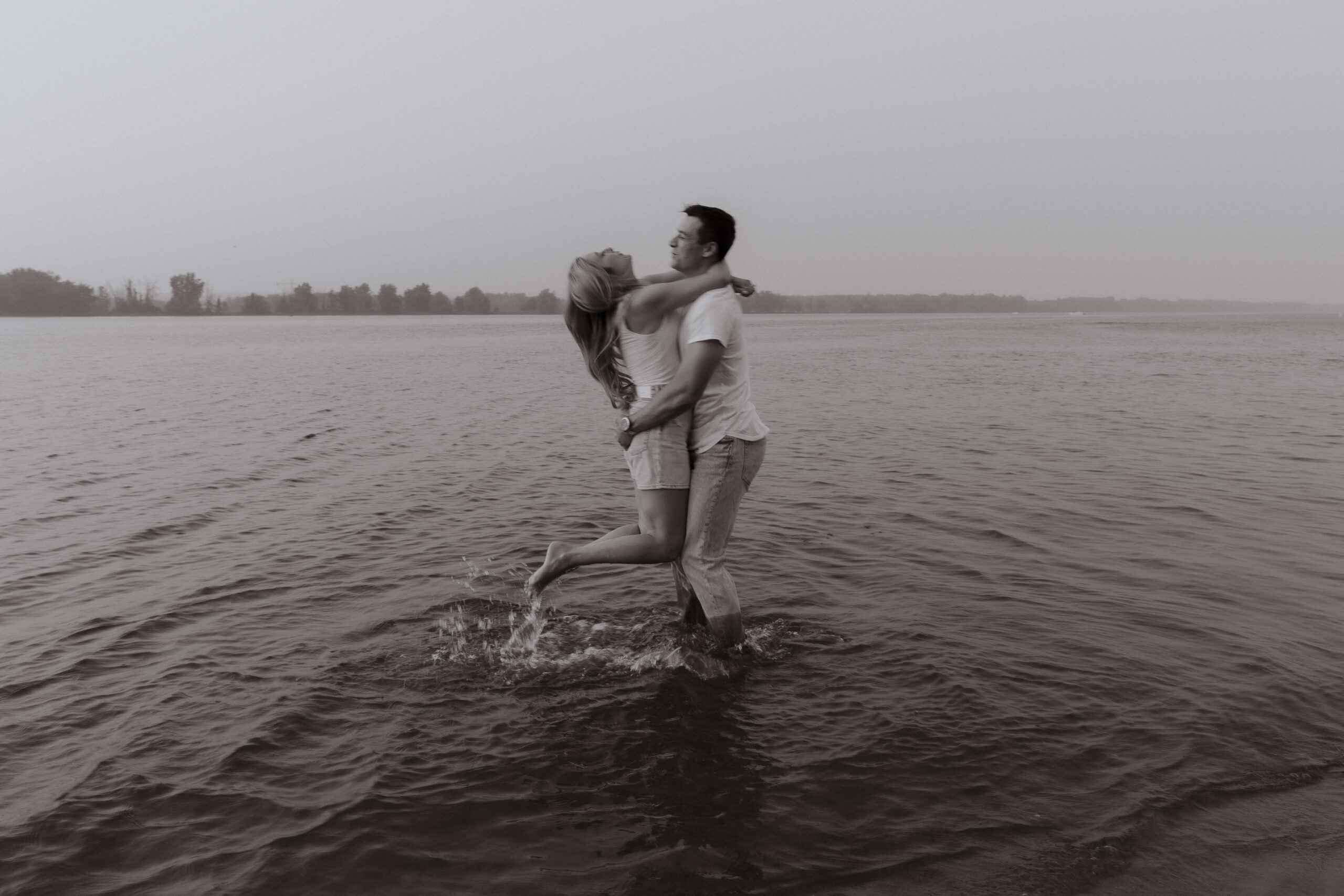 Beach Engagement Session in Ottawa - Sonia V Photography