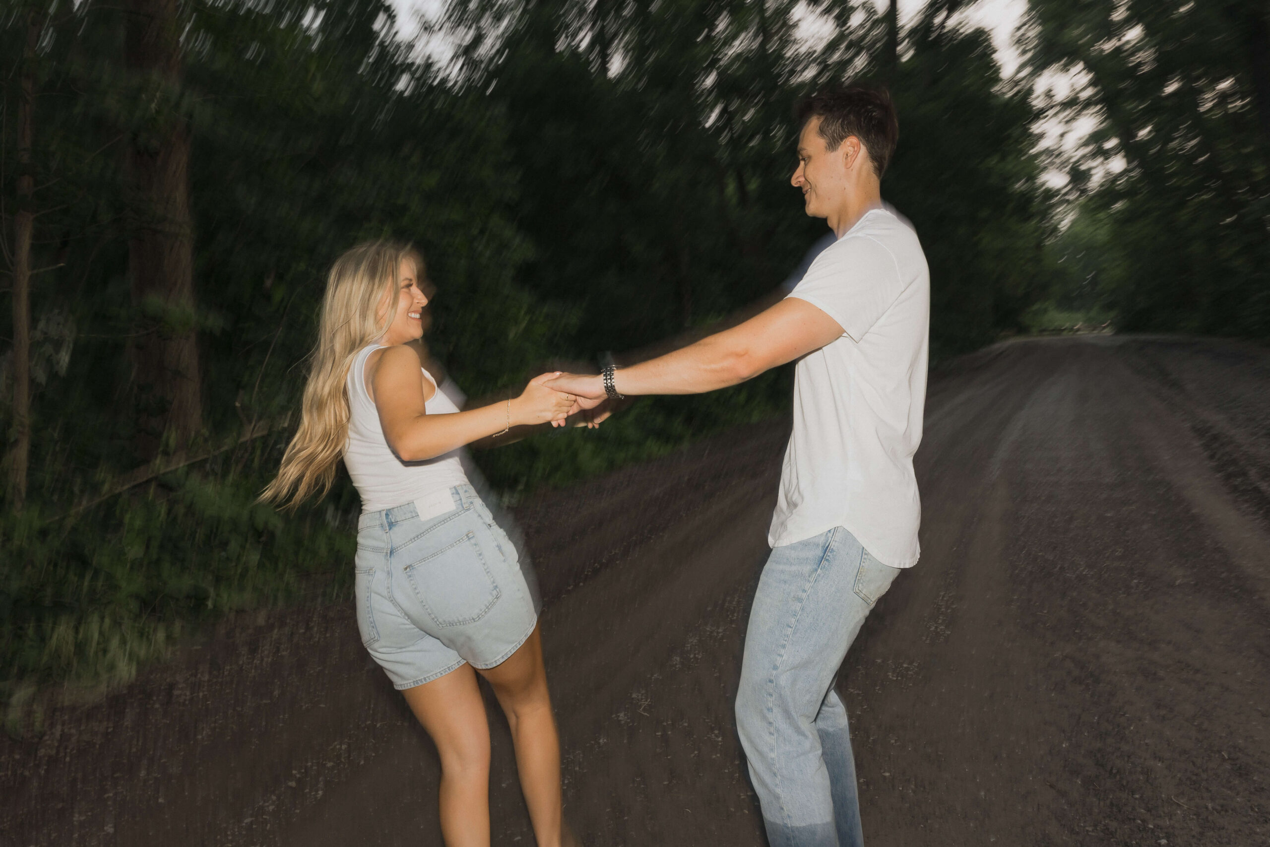 Beach Engagement Session in Ottawa - Sonia V Photography