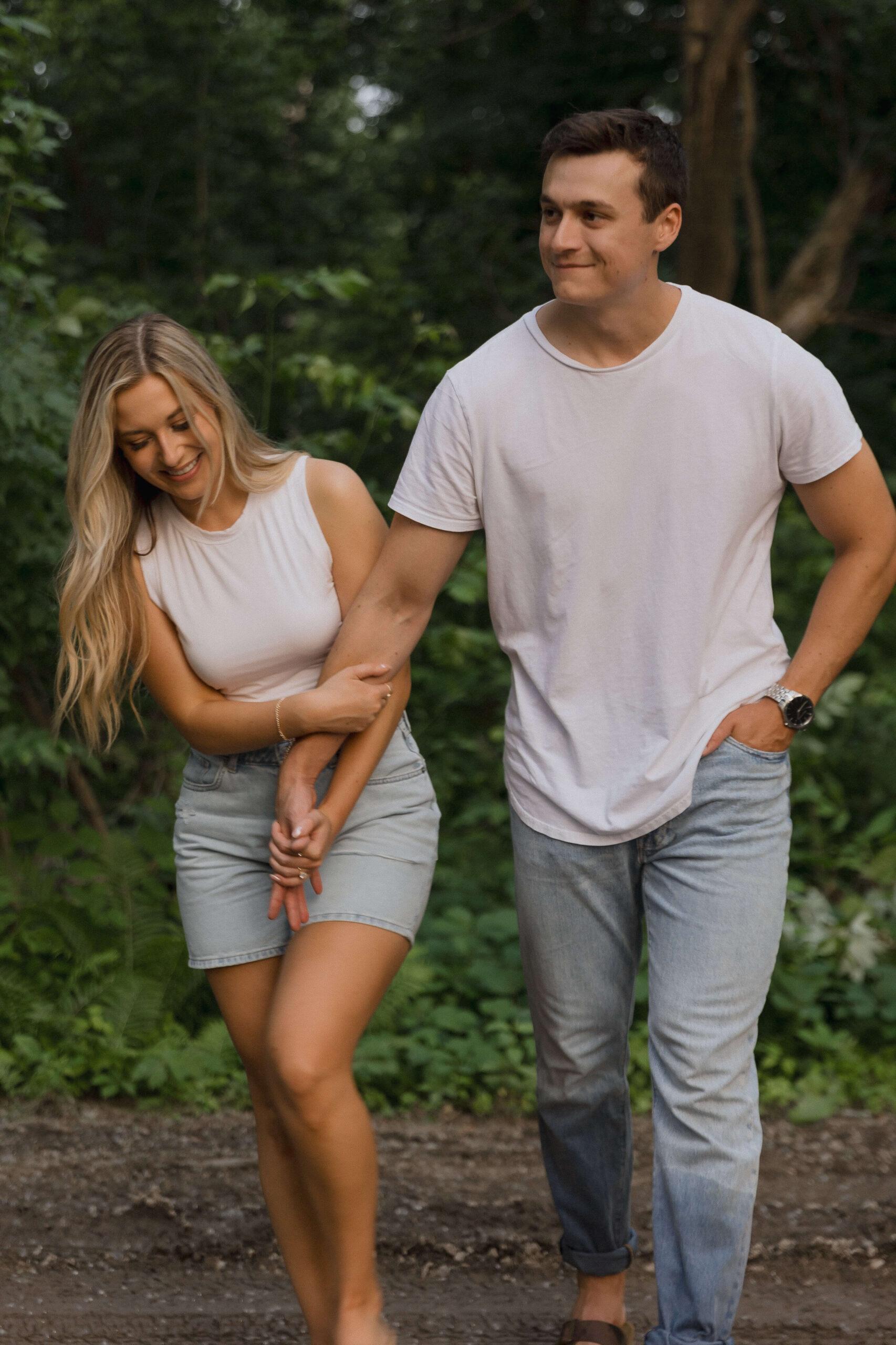 Beach Engagement Session in Ottawa - Sonia V Photography