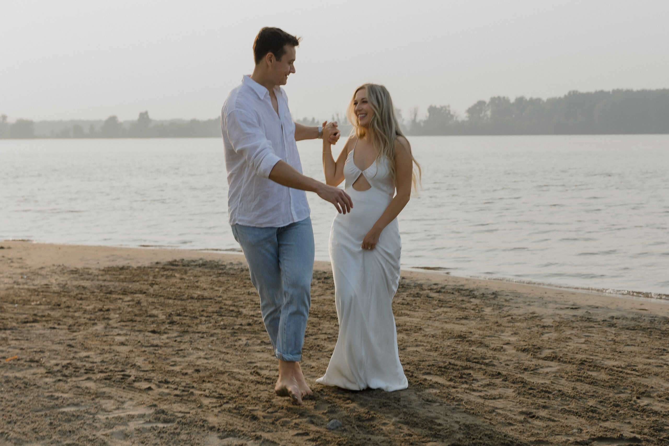 Beach Engagement Session in Ottawa - Sonia V Photography