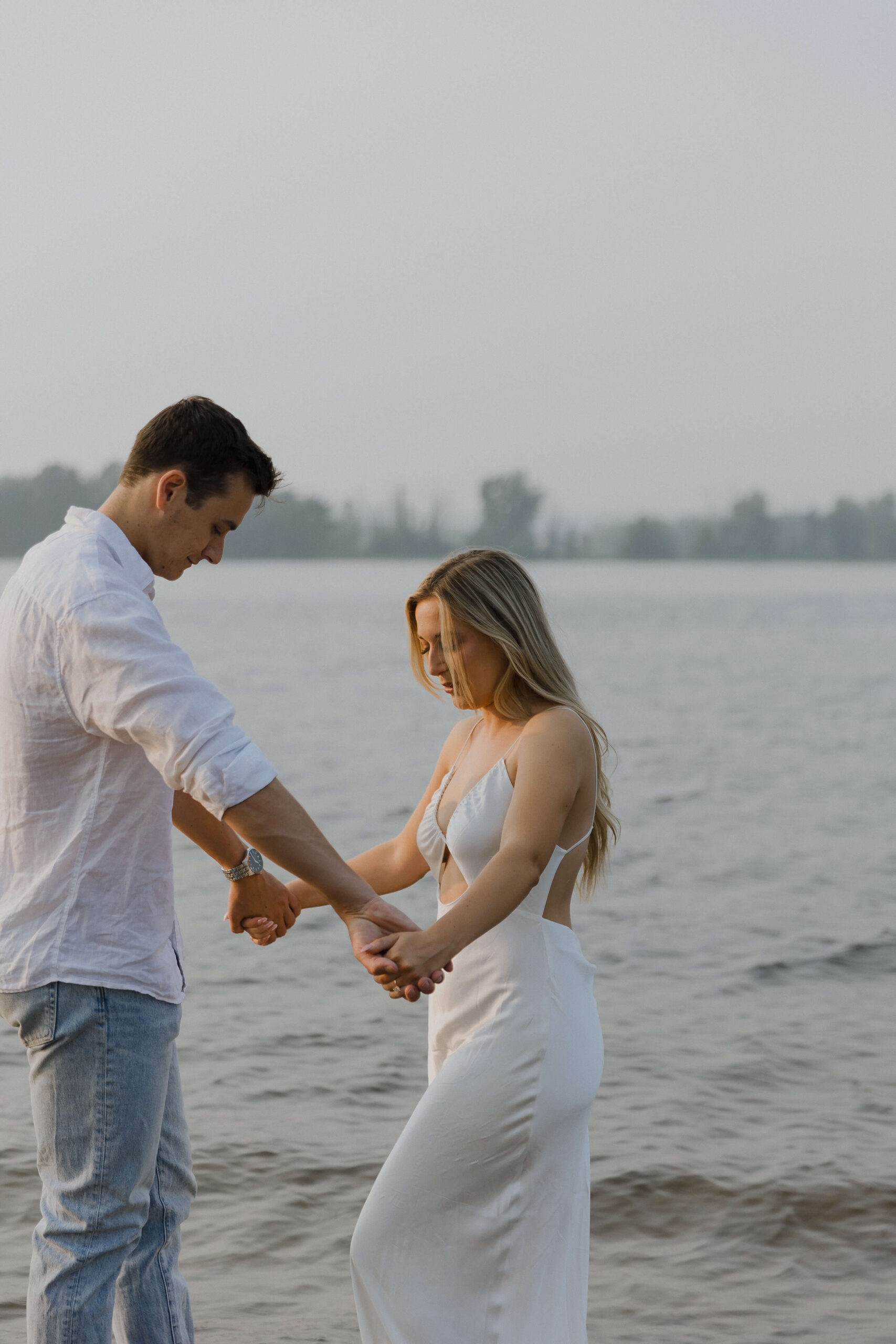 Beach Engagement Session in Ottawa - Sonia V Photography