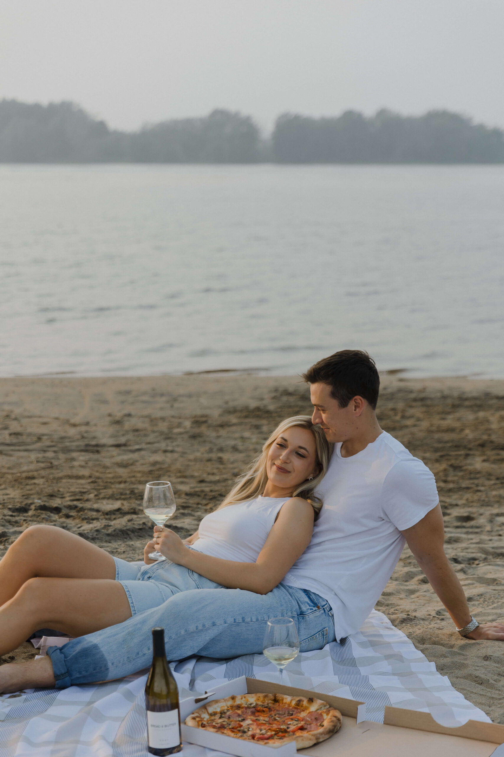 Beach Engagement Session in Ottawa - Sonia V Photography