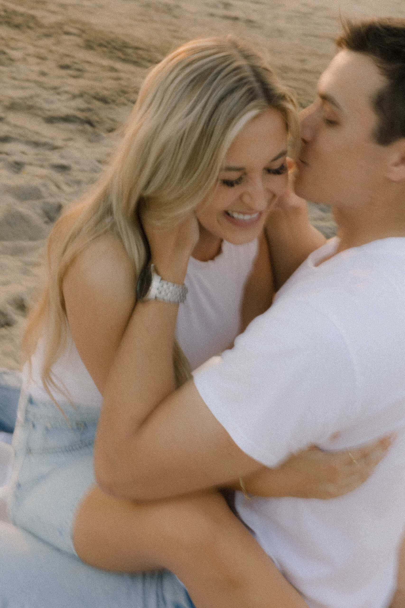 Beach Engagement Session in Ottawa - Sonia V Photography