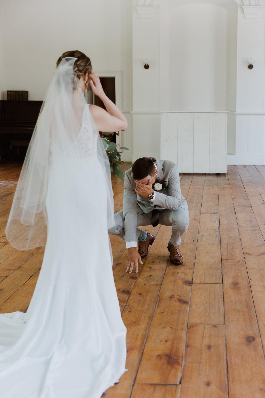 How to Create a Wedding Day Timeline For Genuine Candid Photos - Sonia V Photography