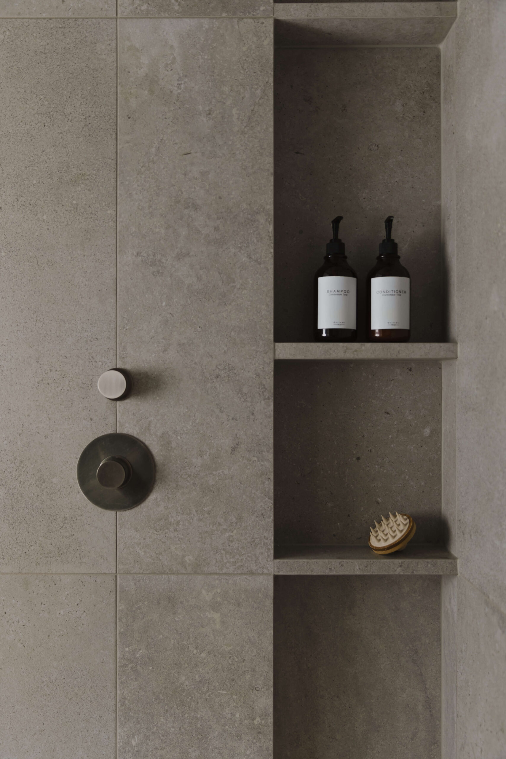 Minimalist En Suite Bathroom Design Inspiration - Sonia V Photography