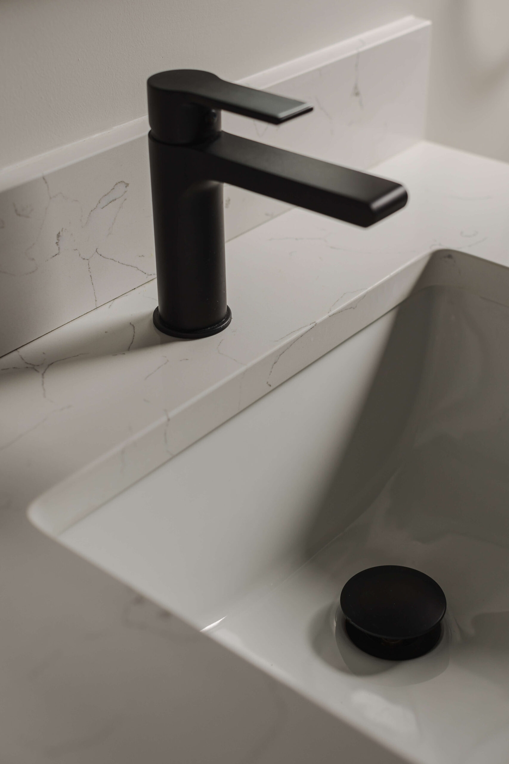 Minimalist En Suite Bathroom Design Inspiration - Sonia V Photography