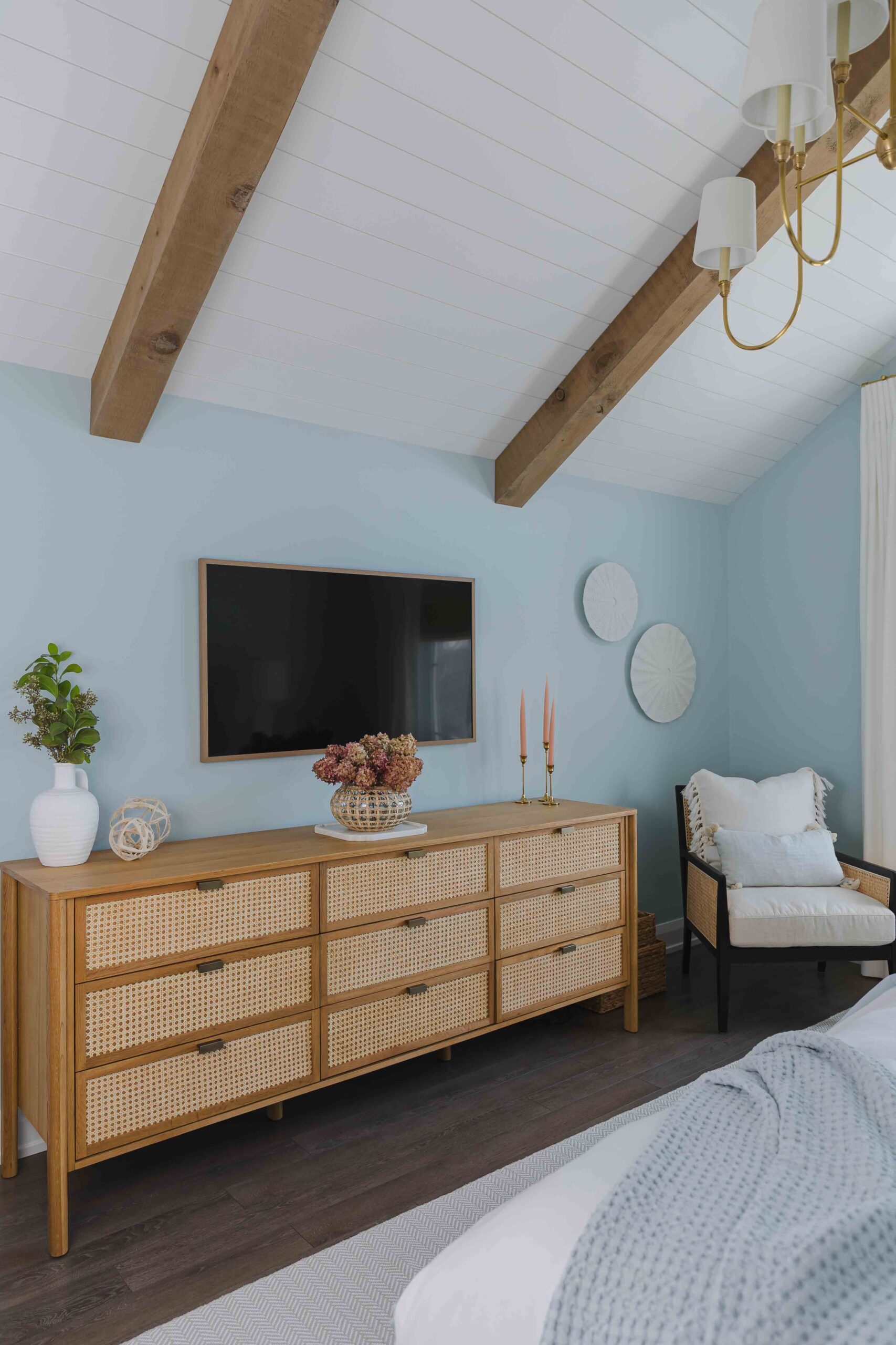 Modern Coastal Bedroom - Sonia V Photography