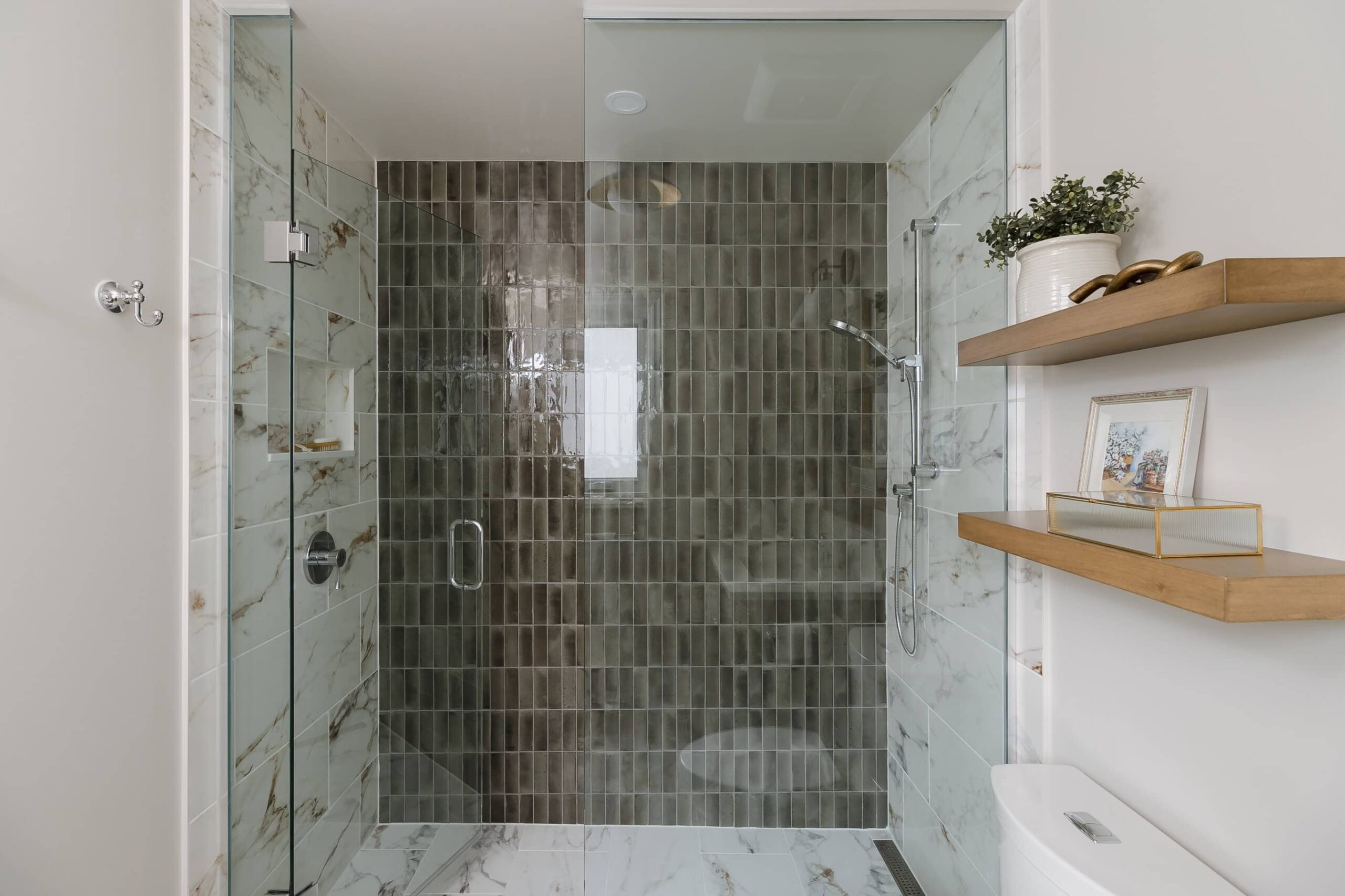 Neutral Bathroom Featuring A Bubble Chandelier - Sonia V Photography