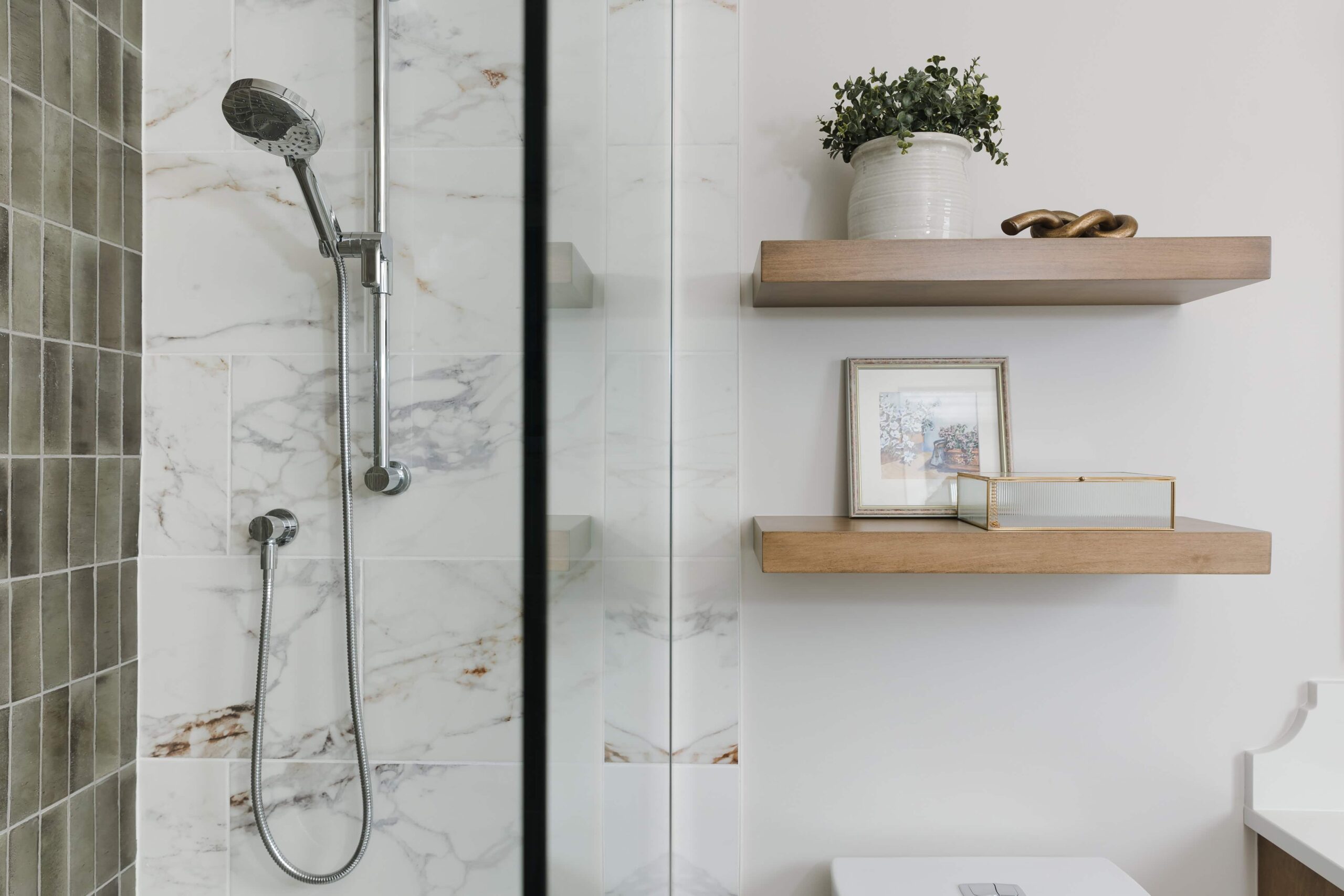 Neutral Bathroom Featuring A Bubble Chandelier - Sonia V Photography