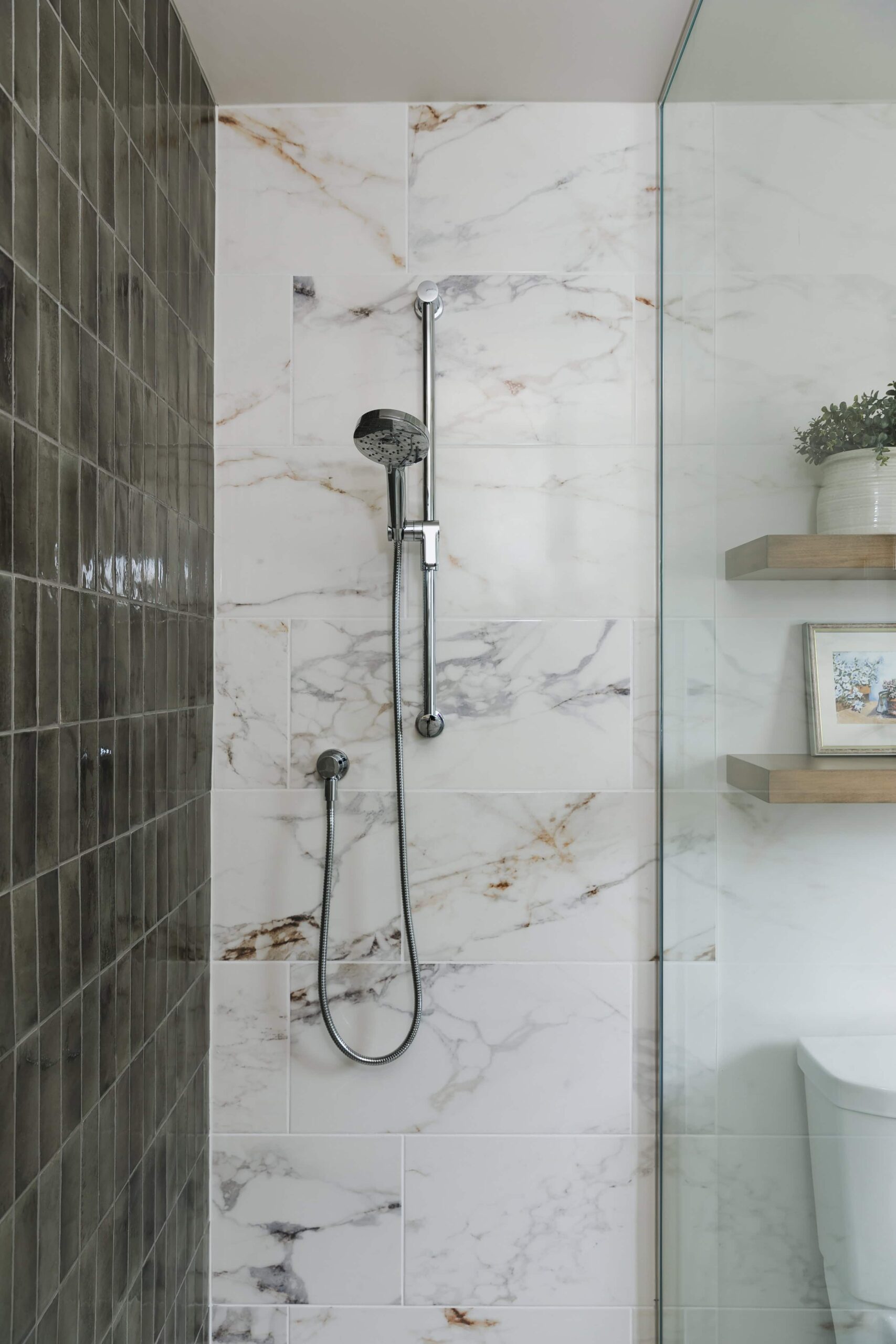 Neutral Bathroom Featuring A Bubble Chandelier - Sonia V Photography