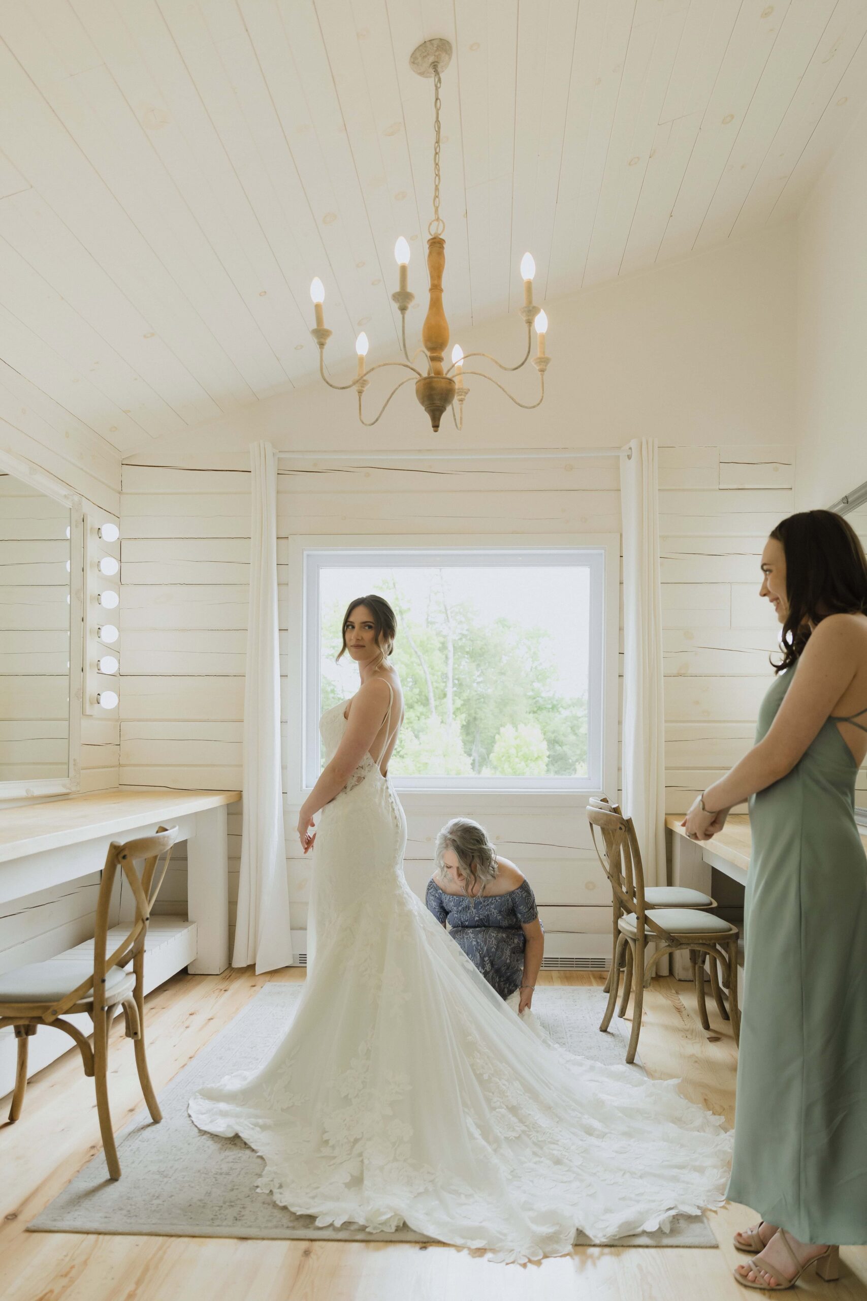 Le Belvédère Wedding Photos - documentary candid photography