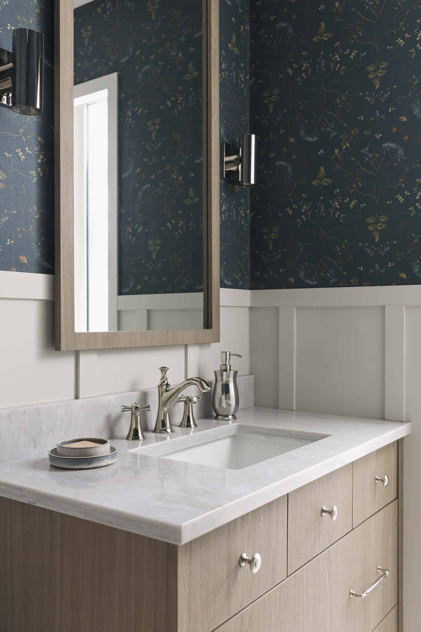 Modern Neutral Kitchen Design - Sonia V Photography