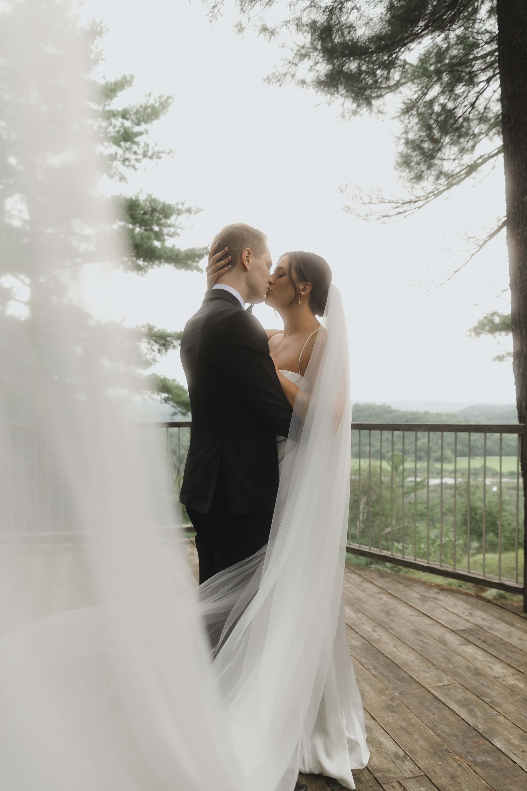 Le Belvédère Wedding Photos - documentary candid photography