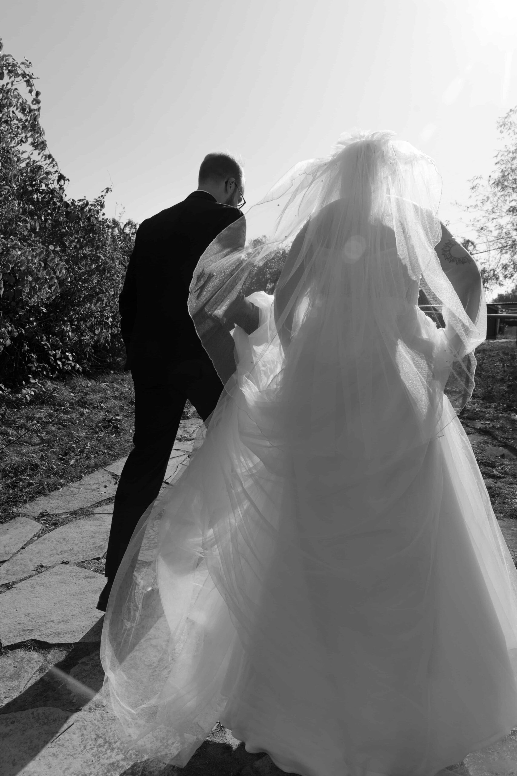 How to Create a Wedding Day Timeline For Genuine Candid Photos - Sonia V Photography