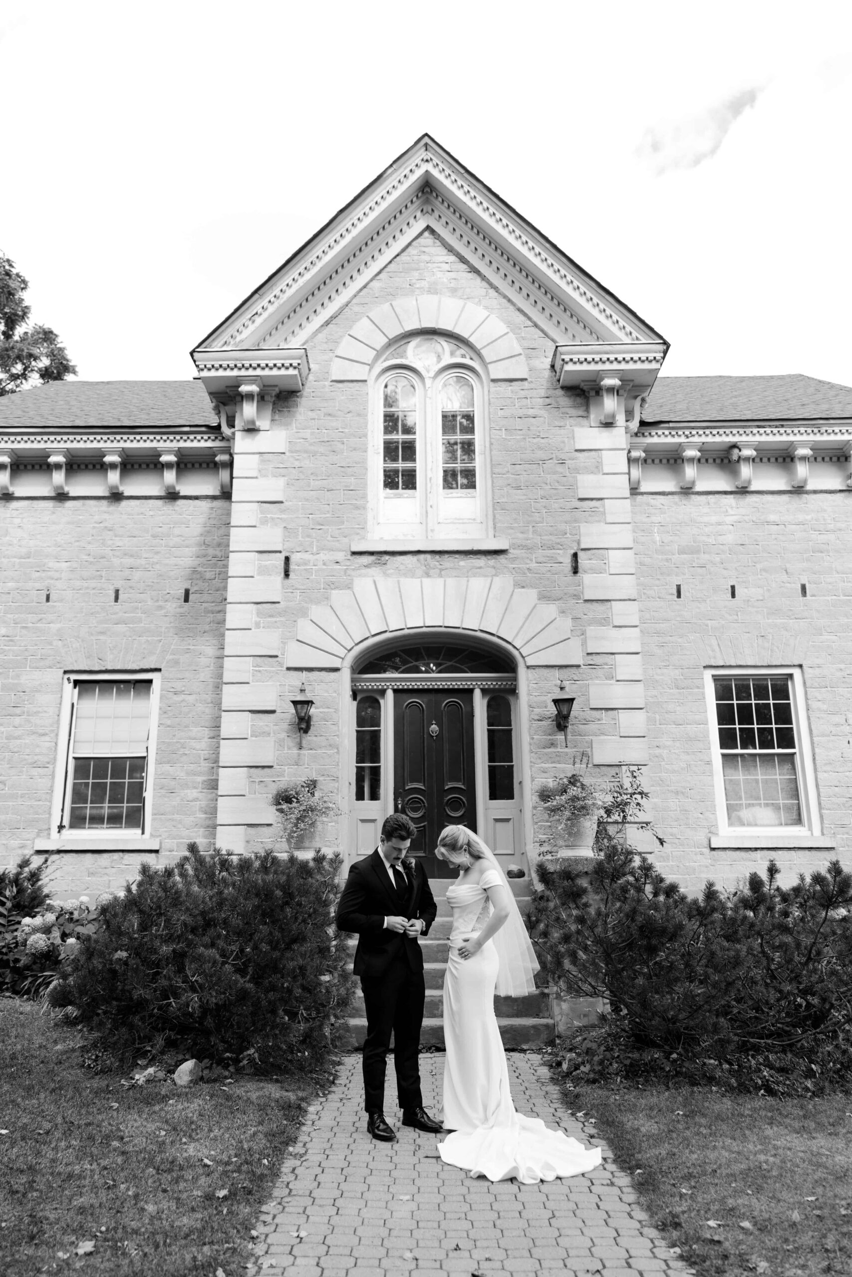 The Hidden Moments You’ll Want in Your Wedding Gallery (That You Might Not Think to Ask For)