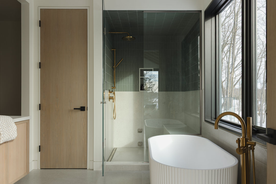 modern lakehouse in Ontario - Sonia V Photography