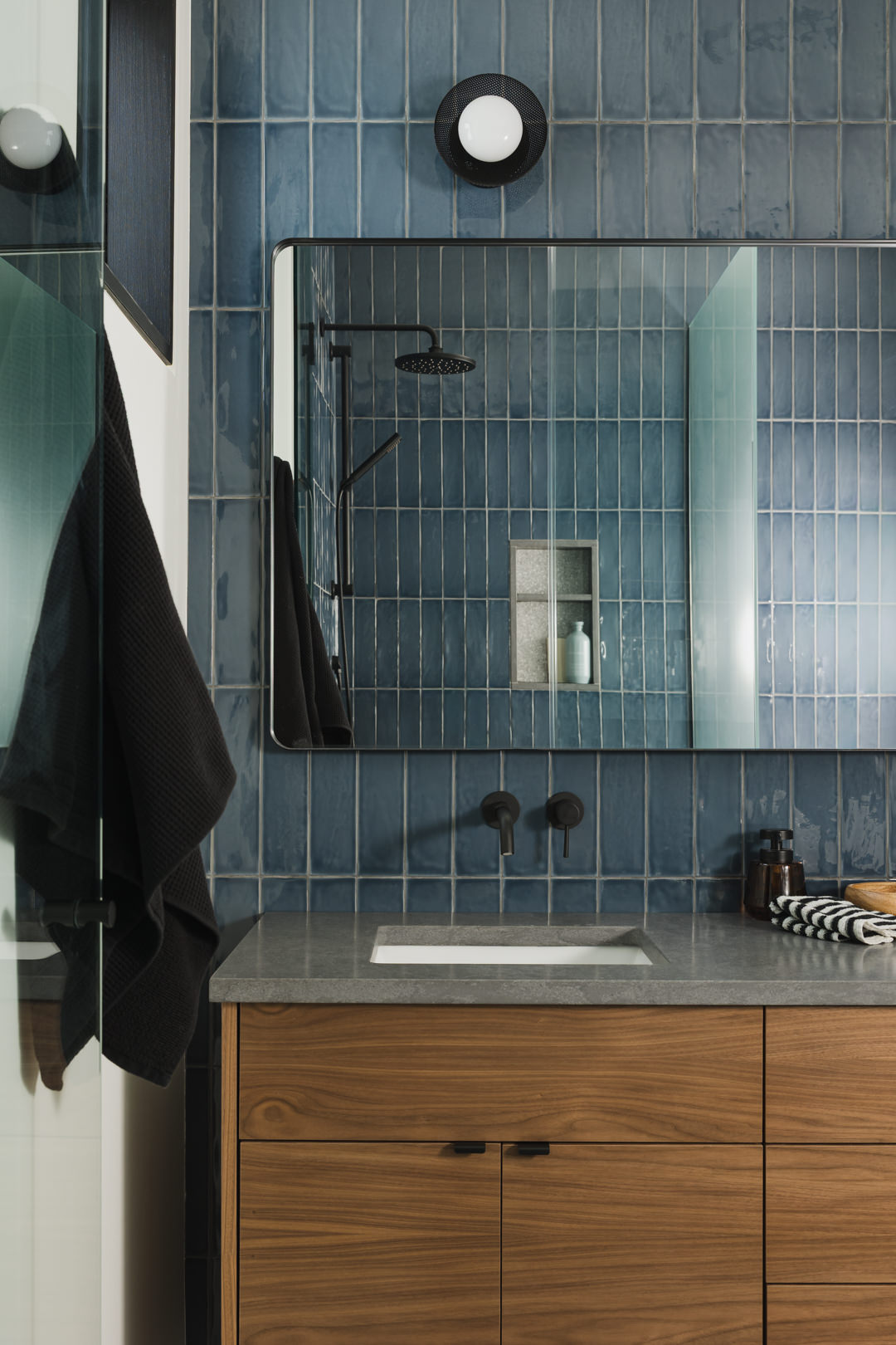 modern lakehouse in Ontario - Sonia V Photography