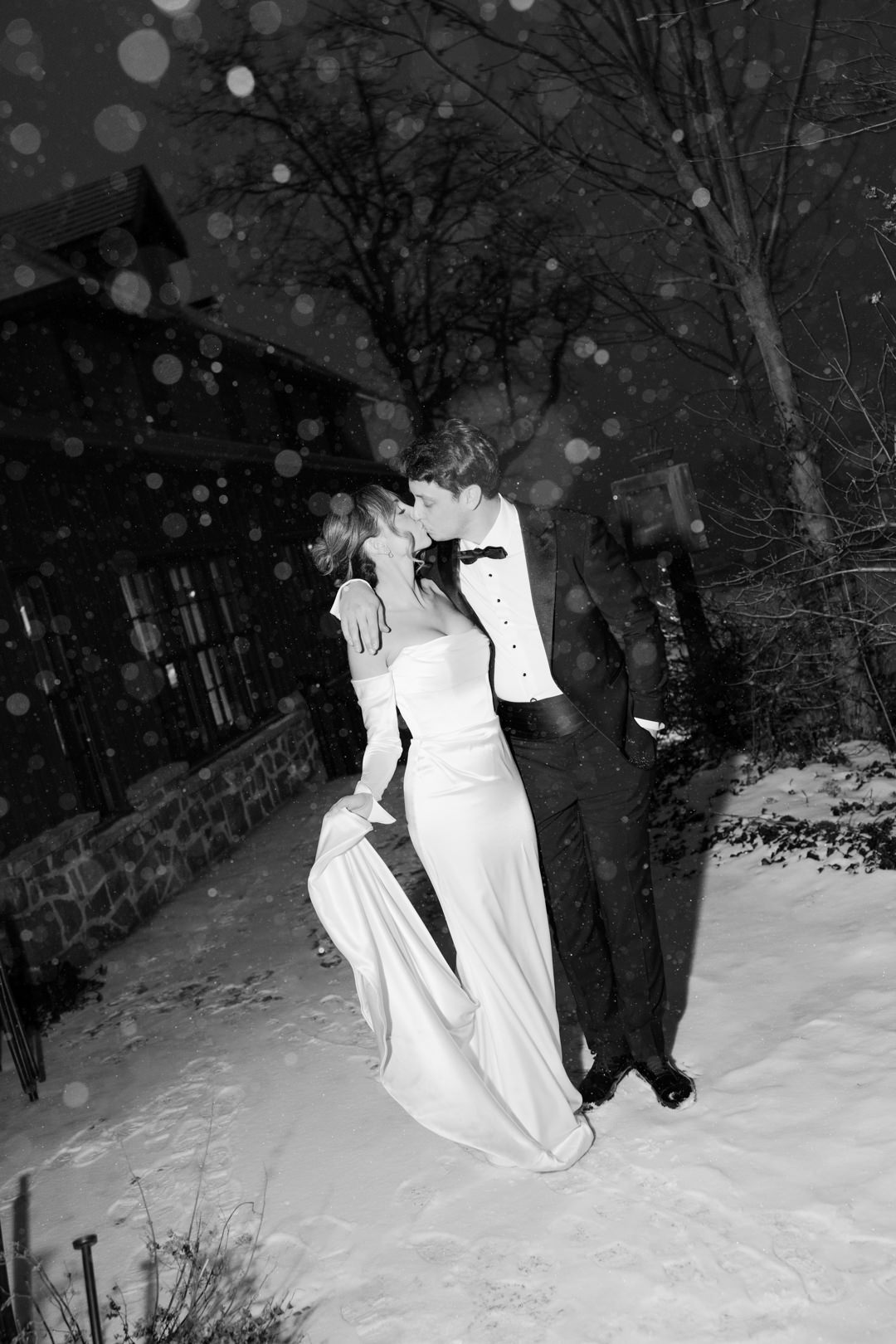Winter Wedding at The Ivy Lea Club Kingston - Sonia V Photography
