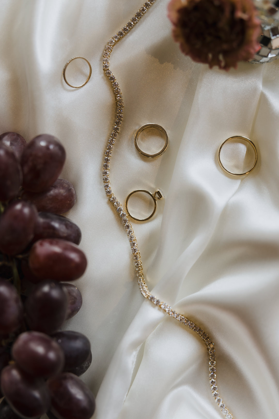 Winter Wedding at The Ivy Lea Club Kingston - Sonia V Photography